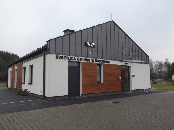 Budynek świetlicy w Radoniach.